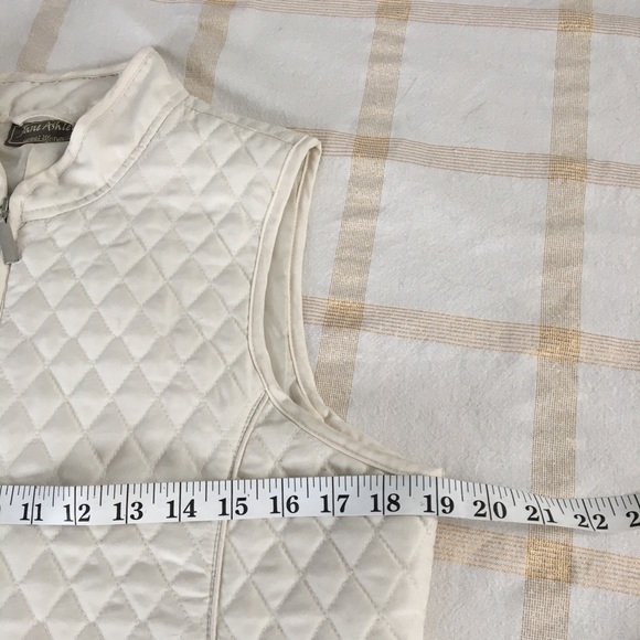 🎁2/$12 JANE ASHLEY SM CREAM FULL ZIP  THIN DIAMOND QUILT 2 POCKET VEST - Picture 5 of 10